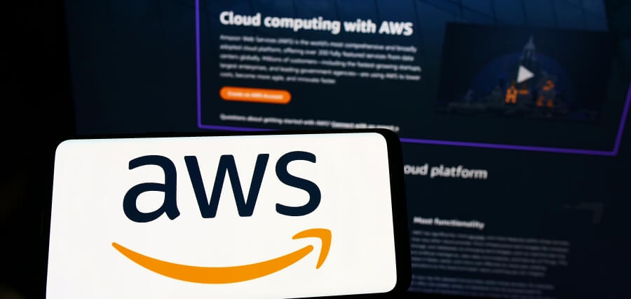 Read more about the article Amazon’s AWS Reports 13% Q4 Revenue Growth Fueled by AI Services Amidst Intensifying Cloud Competition